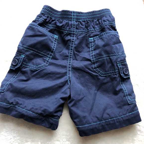 Boys pull on cargo style shorts 18 months - Picture 3 of 3